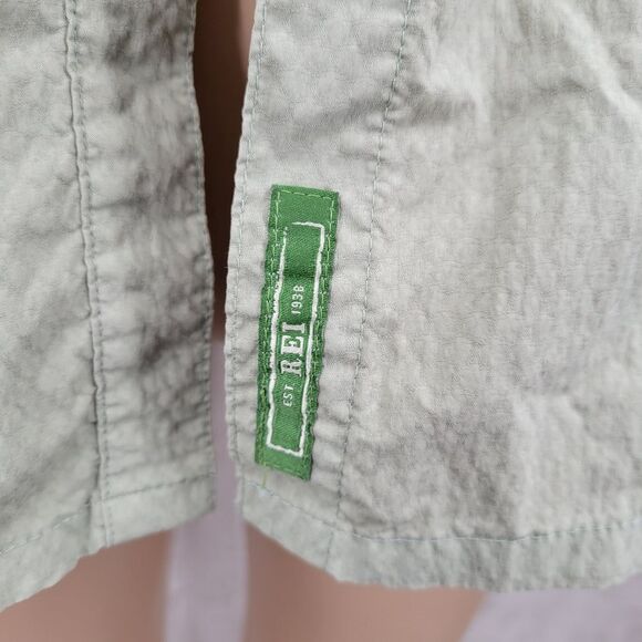 REI Women's Green Button-Up Shirt UPF 30+ Outdoor Hiking - Picture 3 of 11
